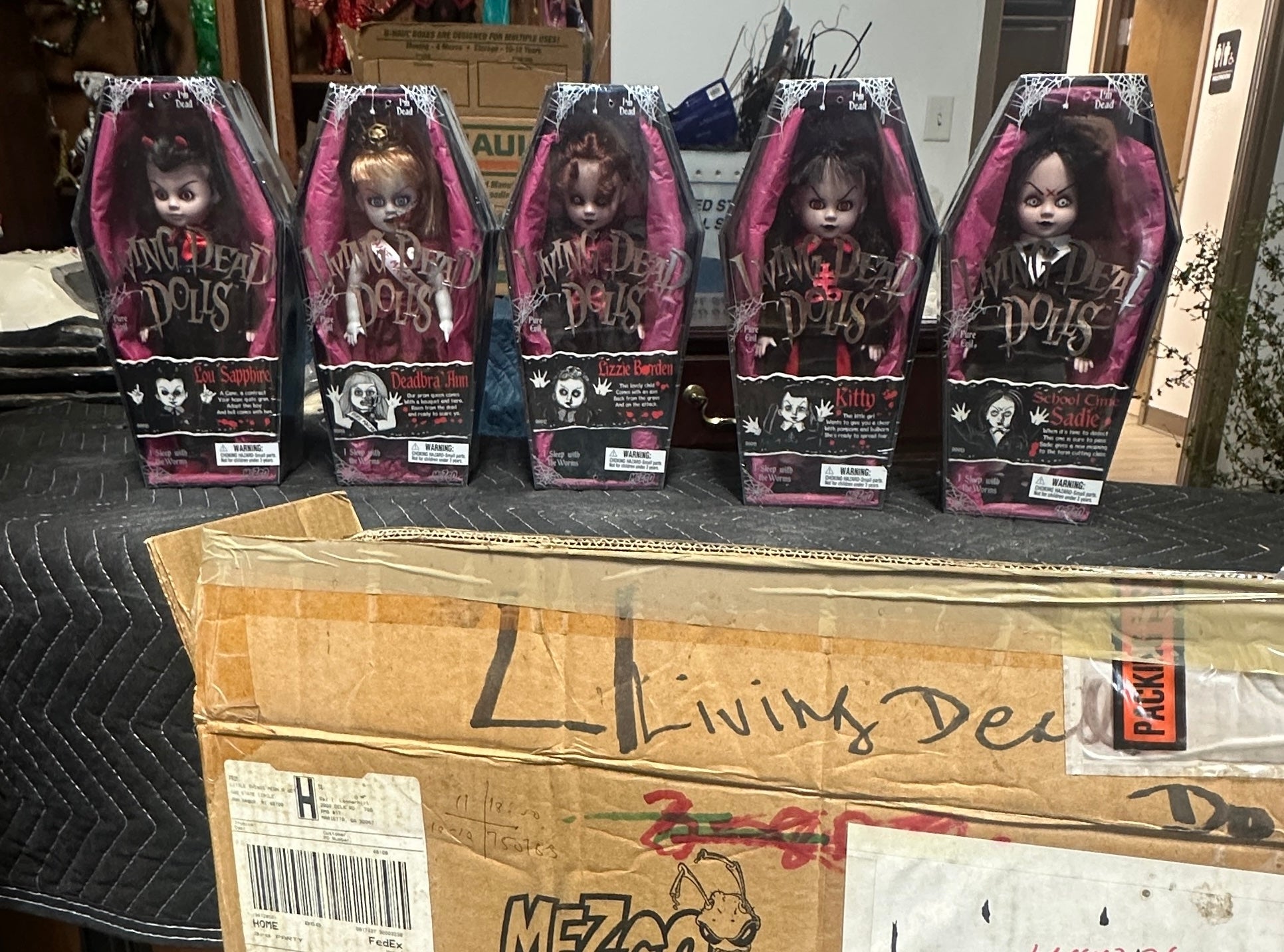 Lou Sapphire, Deadbra Ann, Lizzie Borden, Kitty, School Time Sadie